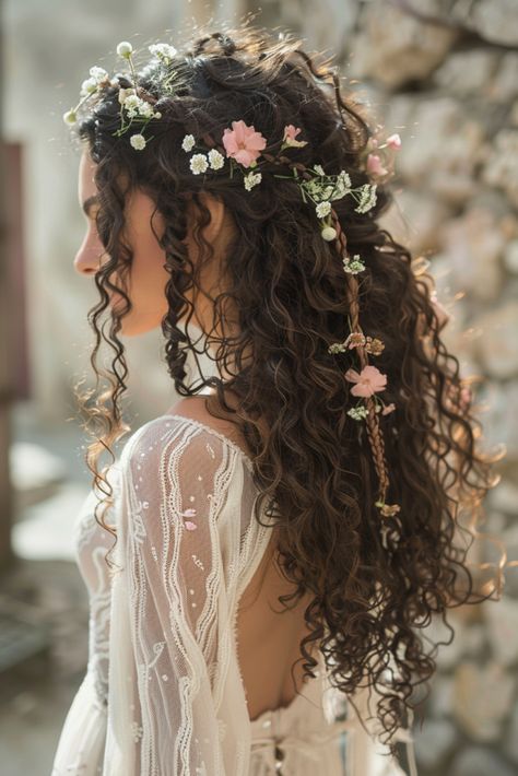 61  Lush Wedding Hairstyles for Curly Hair to Make Your Day Special Wedding Dresses Curly Hair, Naturally Curly Hair For Wedding, Boho Wedding Hair Black Women, Curly Long Hair Wedding Styles, Long Curly Hair For Wedding, Cute Bride Hairstyles, Beach Wedding Curly Hairstyles, Wedding Hair Ideas For Curly Hair, Curly Wedding Hair Flowers