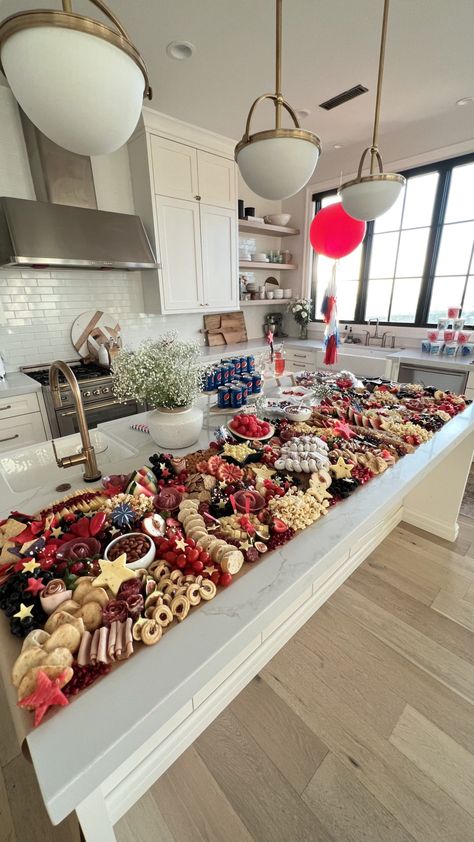 5 Hacks for Pulling Off The Ultimate 4th Of July Party July 4th Grazing Table, Forth Of July Party Decorations Ideas, Fourth Of July Decorations Party, 4th Of July Spread, Classy 4th Of July Party, The 4th Of July, 4th Of July Party Decor, 4th Of July Themed Food, 4tg Of July Food