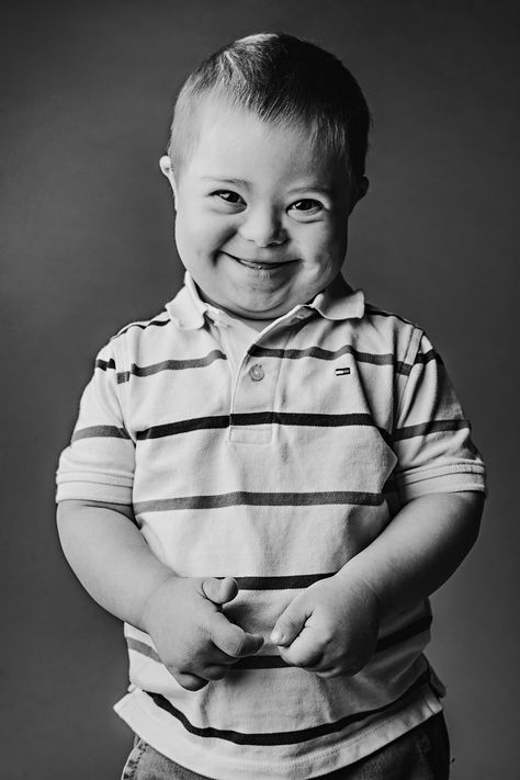 Photographer Shines Spotlight on Kids and Adults with Down Syndrome in 'Believe With Me' Series Down's Syndrome Art, Looking Down, Kids Reference, Kids With Disabilities, Kids Photographer, Down's Syndrome, People Smiling, Disabled Children, Photography People