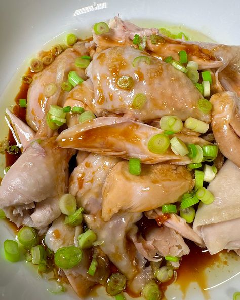 Scallion Chicken Recipe, Quick Delicious Meals, Steamed Chicken, Poached Chicken, Food Babe, Cooking Wine, Chinese Cooking, Chicken Thigh Recipes, Chicken Dishes Recipes