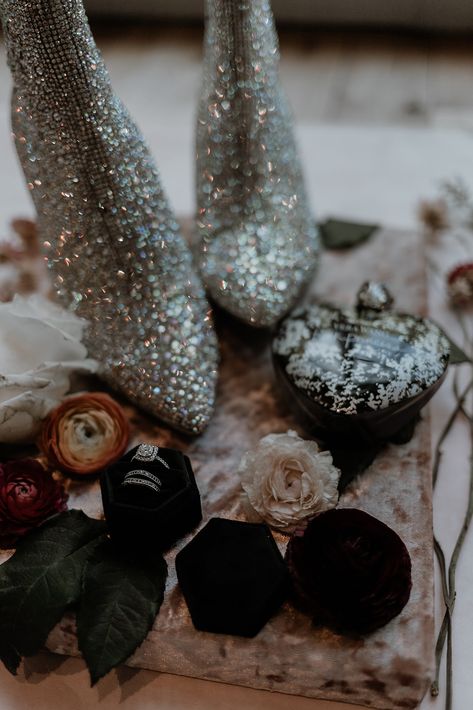 Rock Wedding Ideas, Rock Wedding Theme, Moody Glam Wedding, Glam Rock Wedding, Moody Wedding Ideas, Flat Lay Ideas, Alternative Wedding Ideas, Rock And Roll Wedding, Edgy Bride