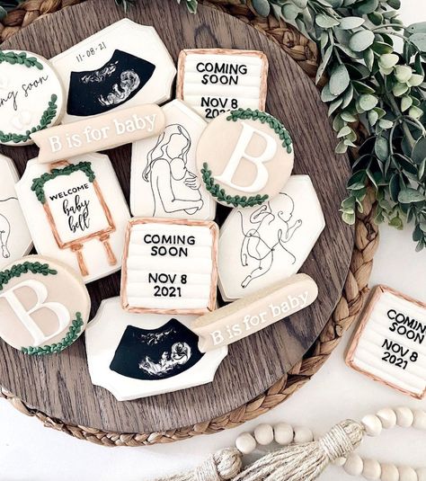 19+ Adorable Pregnancy Announcement Cookies You Should Totally Copy Pregnancy Announcement Cookies, Fun Pregnancy Announcement, Halloween Pregnancy Announcement, Teddy Bear Cookies, Cute Pregnancy Announcement, Baby Reveal Party, Baby Bells, Baby Event, Pregnant Halloween