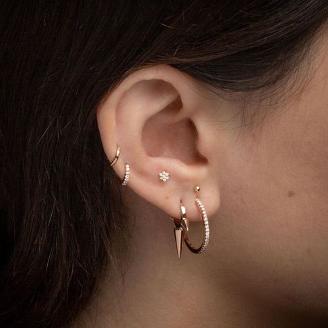 8,303 Likes, 68 Comments - Maria Tash (@mariatash) on Instagram: “What is the “#Antitragus”? // Quel est « l’Antitragus »⁣ ⁣ @Maria_Tash antitragus jewelry is now…” Anti Tragus Piercing, Modern Hoop Earrings, Anti Tragus, Tragus Piercing Jewelry, Tragus Jewelry, Pretty Ear Piercings, Maria Tash, Safety Pin Earrings, Tragus Piercing