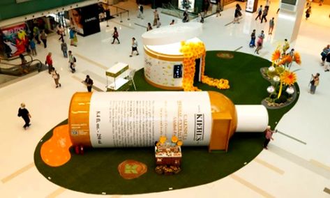 Skincare Event, Expo Stand, Retail Signage, Window Display Design, Beauty Pop, Pop Display, Guerilla Marketing, Giant Flowers, Visual Display