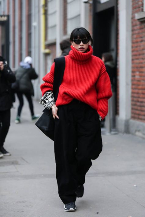 What to Wear in Cold Weather: 52 Winter Outfits | Who What Wear UK Winter Knit Outfit, Red Knit Outfit, Fun Winter Outfits, Baggy Winter Outfits, Nyc Winter Outfits Cold Weather, Aw Style, Black Bratz, Winter Outfits Street Style, Cold Weather Outfits Winter