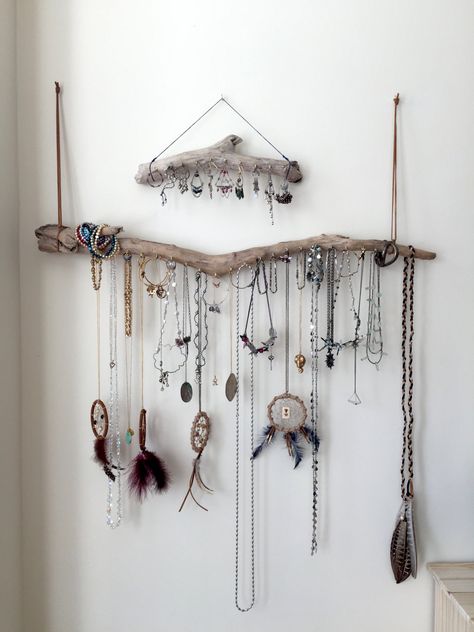 Driftwood Jewelry Organizer Rack Necklace Hanger by Curiographer How To Store Scarves, Boho Jewelry Display, Jewelry Storage Solutions, Vintage Jewelry Diy, Jewerly Displays, Necklace Hanger, Wall Mount Jewelry Organizer, Driftwood Jewelry, Jewelry Organizer Wall