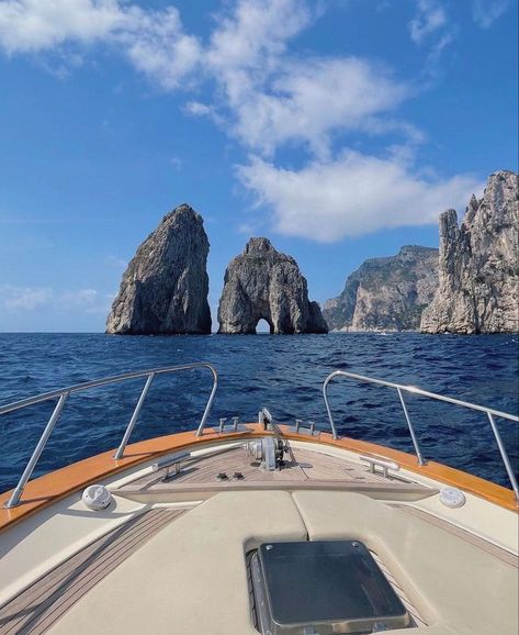 European Honeymoon Destinations, Almafi Coast Italy, Private Boat, Honeymoon Destination Ideas, Capri Italy, Group Travel, Honeymoon Destinations, Sorrento, Wanderlust Travel