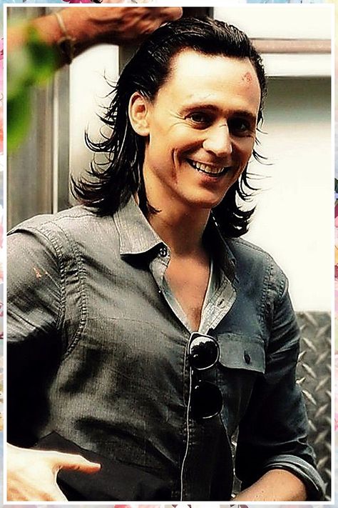 Mullet Accessories Men - The Smartest and Quickest Way to Buy What You Need is From Here - Click to visit NOW! Loki Hairstyle, Loki Hair, Loki Whispers, Tom Hiddleston Funny, Mullet Wig, Mullet Haircut, Thomas William Hiddleston, Loki Thor, The Smile