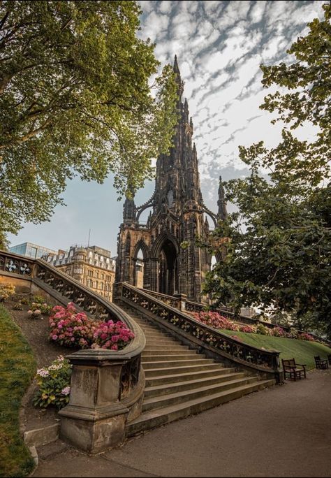 Scott monument Edinburgh Scotland Aesthetic, Things To Do In Edinburgh, Scott Monument, Edinburgh Travel, Edinburgh University, Ao Nang, Tromso, Edinburgh Scotland, Krabi