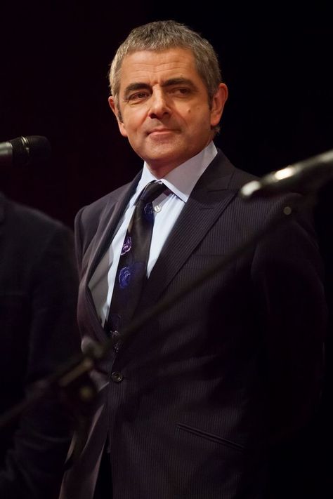 Rowan Atkinson Christmas Party Treats, Rowan Atkinson, Mr Bean, Fashion Hacks Clothes, Feel Better, Christmas Party, Actors, Lifestyle, Celebrities