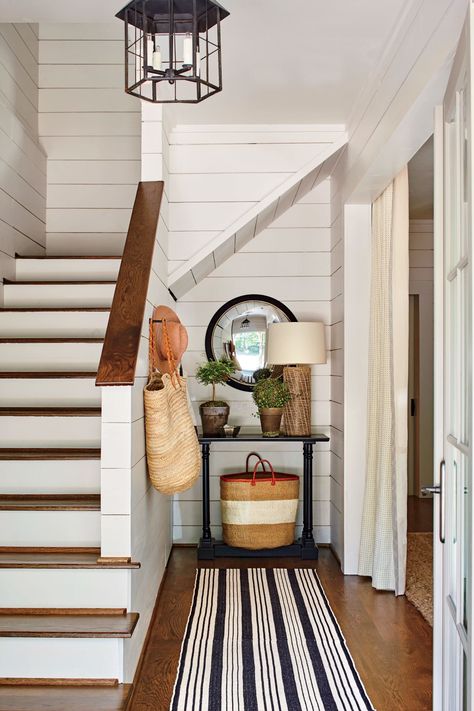 Shiplap Foyer Foyer Layout, Stone Cottage Homes, Basements Ideas, Farmhouse Foyer, Lake House Interior, Style Cottage, Southern Homes, Farmhouse House, Lake Cottage