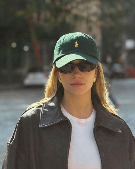 Polo Hat Outfit, Baseball Cap Outfits, Caps Outfit, Ankle Boots Fall, Cass Dimicco, Baseball Hat Outfit, Ralph Lauren Cap, Baseball Cap Outfit, Jacket Baseball