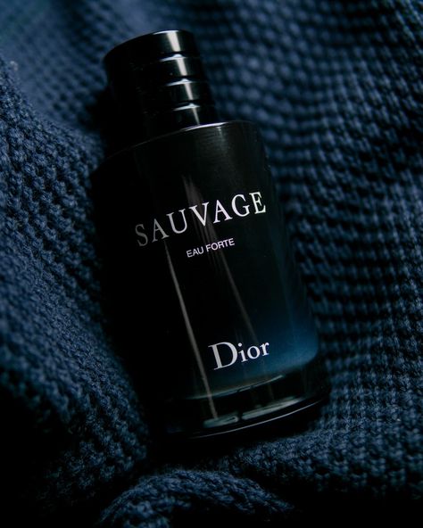 No outfit is complete without a scent that resonates with you. As a fragrance lover, I'm always open to trying something new. After all, these are works of art in their own right. The latest (and arguably most controversial) release from Dior—Sauvage Eau Forte—has made its way into my rotation. Normally, Sauvage variants aren’t really my thing, but this one has been getting a surprising amount of wear lately. This isn’t your typical Sauvage though. It’s definitely tailored for a different c... Dior Savage, Christmas Presents For Men, Dior Fragrance, Dior Sauvage, Dark Aesthetics, Men's Cologne, Dior Perfume, Men Dior, Fragrance Gift