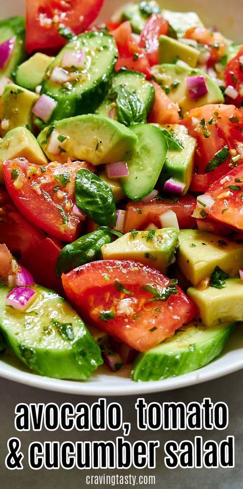 Vegetarische Diners, Tomato And Cucumber Salad, Tomato And Cucumber, Salad With Tomatoes, Sweet Dressing, Summer Flavors, Avocado Salad Recipes, Fresh Salad Recipes, Tomato Cucumber