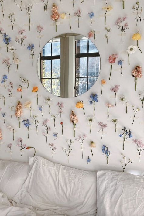 Bedroom Aesthetic Ideas, Dorm Design, Floral Bedroom, Floral Room, Best Bedroom, College Room, Bedroom Decor Inspiration, Garden Bedroom, Aesthetic Ideas