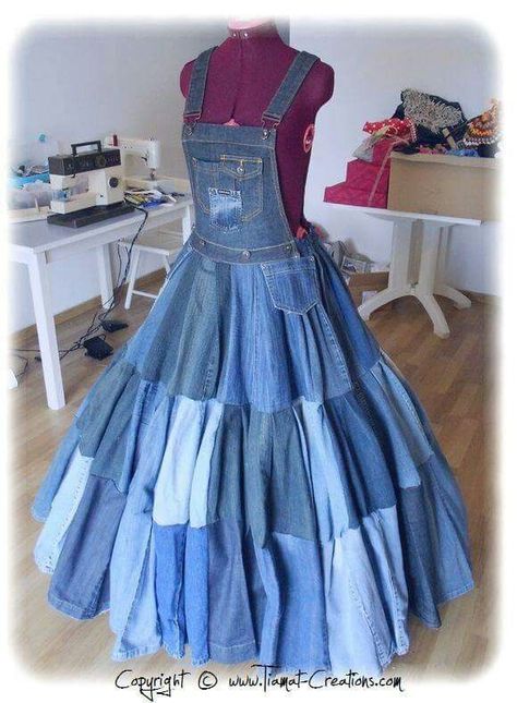 Återvinna Jeans, Vestiti In Jeans, Jeans Tutorial, Blue Jeans Crafts, Denim Projects, Recycled Jeans, Denim Ideas, Recycle Jeans, Upcycle Jeans