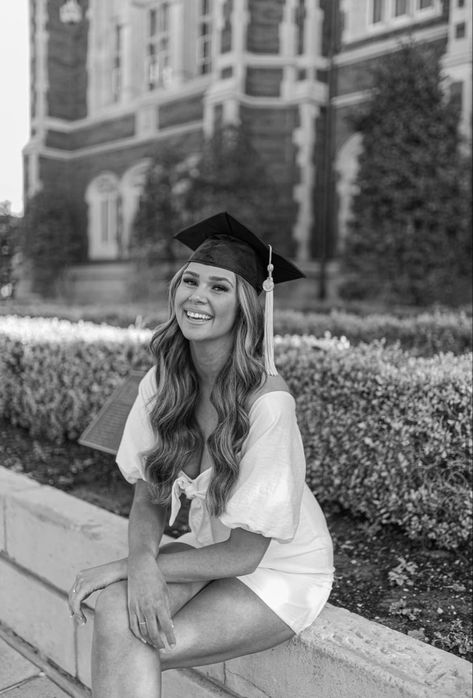 Nursing School Graduation Pictures, College Grad Pictures, High School Graduation Pictures, Grad Picture Ideas, Cap And Gown Photos, Graduation Pic Ideas, Cap And Gown Pictures, Nursing Graduation Pictures, College Graduation Photoshoot