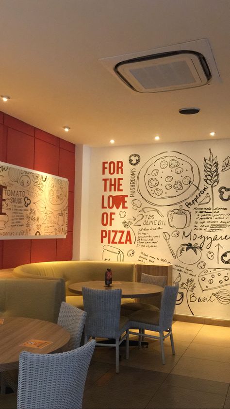 Pizzeria Wallpaper, Pizza Hut Interior, Pizza Hut Snapchat Story, Pizza At Home Snapchat, Pap Pizza Hut, Pizza Hut Snap, Pizza Hut Snapgram, Pizza Place Interior, Pizza Hut Aesthetic