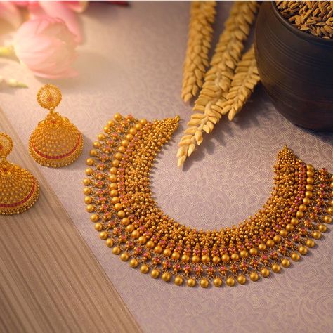 Gold Necklace Bridal, Engagement Ring Non Traditional, Antique Necklaces Design, New Gold Jewellery Designs, Indian Bridal Jewelry Sets, Bridal Jewellery Design, Gold Necklace Indian Bridal Jewelry, Gold Bridal Jewellery Sets, Jewelry Set Design