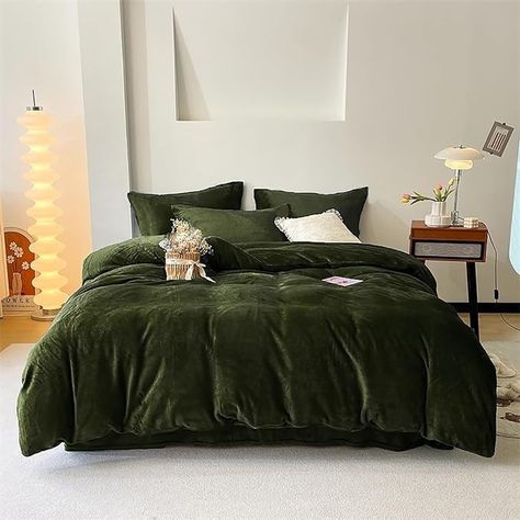 Amazon.com: Luxlovery Army Green Velvet Comforter Set Full Dark Green Flannel Bedding Comforter Set Blackish Green Minimalist Bedding Set Heavyweight Soft Blanket Quilts Modern Winter Warm Comforter Set : Home & Kitchen Hunter Green Bedding, Green Velvet Comforter, Minimalist Bedding Sets, Minimalist Bedding, Green Comforter, Velvet Comforter, Green Minimalist, Bedding Comforter, Flannel Bedding