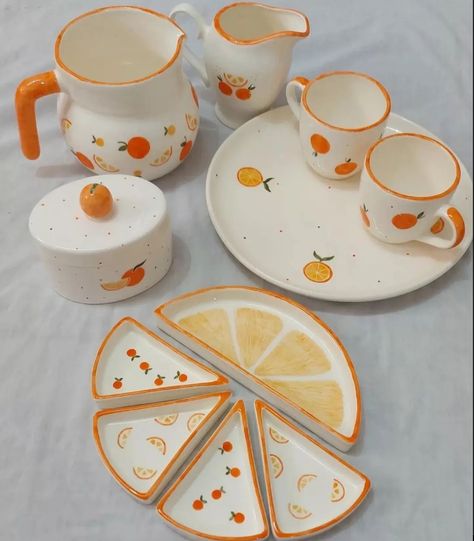 Aesthetic Ceramic Plate, Lemon Ceramic Painting, Ceramic Tableware Set, Kitchen Clay Art, Ceramics Bowl Ideas, Cute Ceramic Plates, Lemon Pottery Painting, Ceramic Sets Ideas, Ceramic Plate Design