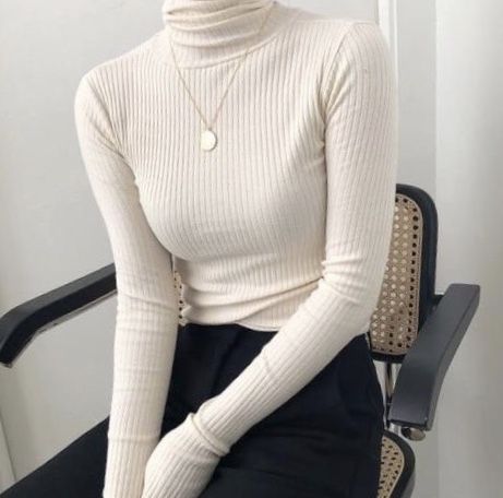 Outfits White Turtleneck, Ribbed Turtleneck Top, White Turtleneck Outfit, Winter Outfits White, Minimalist Fashion Fall, Turtleneck Outfits, Sarouel Pants, White Turtle Neck, Fashion 60s