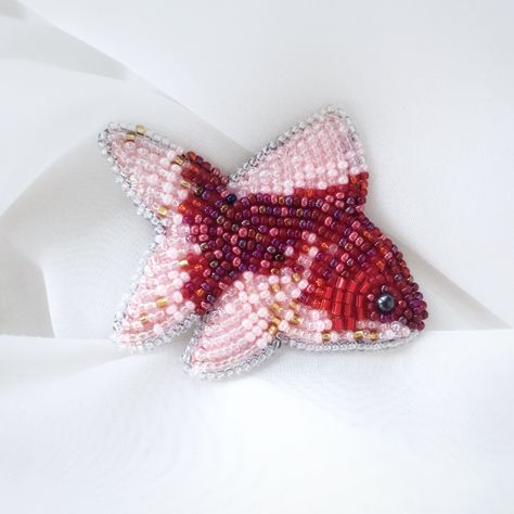 Fish Beaded Embroidery, Beaded Flowers Embroidery, Fish Bead Embroidery, Beaded Embroidery Flower, Embroidery Beads Designs, Bead Embroidery Patterns Beadwork Design, Bead Embroidery Flower, Bead Work Embroidery, Seed Bead Embroidery