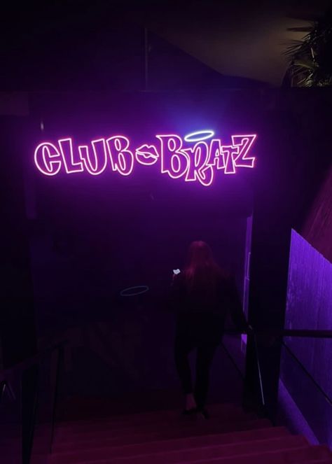 Night Club Neon Signs, Late Night Club Aesthetic, 2010s Club Aesthetic, Y2k Club Aesthetic, Neon Club Aesthetic, 90s Club Aesthetic, Club Girl Aesthetic, Skrippa Aesthetic, Strip Club Aesthetic