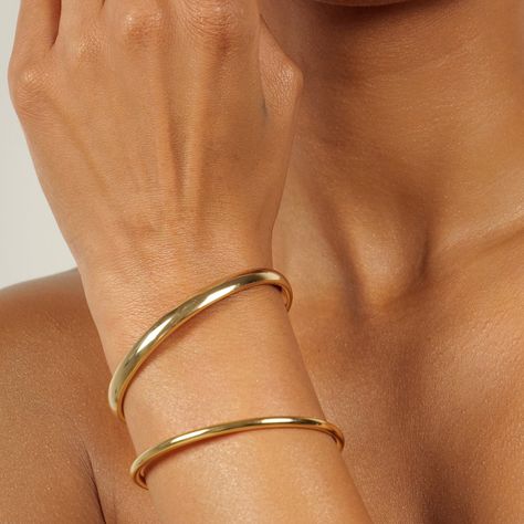 Our Ford Bracelet set, features two high polished cuffs. These adjustable classic cuffs a true go-to for timeless everyday luxury. Easily adjustable to comfortably mould to most wrist sizes. 18ct Yellow Gold Plated Brass Gold Bracelets Stacked, Brass Bracelet, Wedding Function, Gold Bracelet Cuff, Gold Cuffs, Jewelry Lookbook, Bangle Designs, Bracelet Cuff, Bangles Jewelry