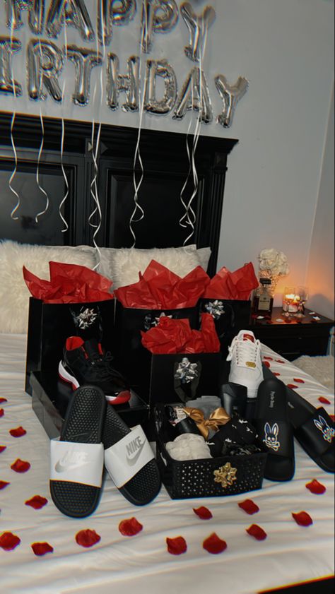 Surprise Decoration For Husband, Bedroom Decoration For Anniversary, Gifts On Bed Surprise Boyfriend, Boyfriend 18th Birthday Ideas Surprise, Valentines Set Up For Boyfriend, Gift On Bed Surprise, Decorated Hotel Room For Boyfriend Valentines Day, Bedroom Decor Birthday Surprise, Birthday Bedroom Surprise For Him Boyfriends Cute Ideas