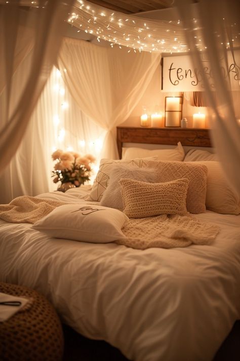 Cozy Soft Living Room, Aesthetic Room For Couples, Cozy Romantic, Romantic Bedroom Lights, Cozy Home Bedroom, Cozy Aesthetic Bedroom Decor, Cute Rustic Bedroom Ideas, Dreamy Room Ideas, Cozy Room Design