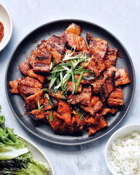 The indulgent dish you'll want to cook over and over again. Bool Kogi, Spicy Pork Belly, Pork Bulgogi Recipe, Korean Spicy Pork, Chicken Bulgogi, Pork Belly Strips, Easy Bbq Recipes, Korean Pork, Bulgogi Recipe