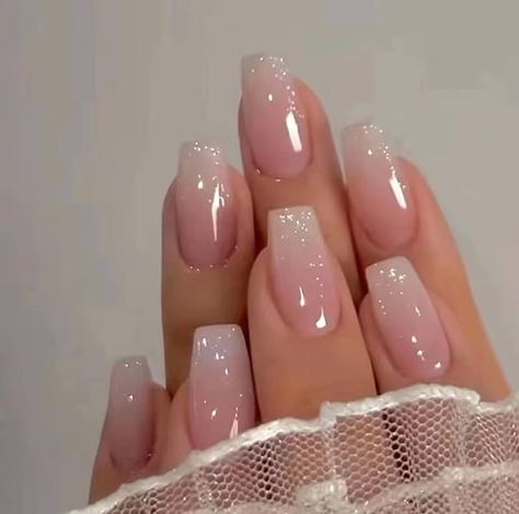 Graduation Nails, Blush Nails, White Nail, Spring Nail Art, Gradient Nails, Pink Nail, Stick On Nails, Manicure Y Pedicure, Manicure E Pedicure