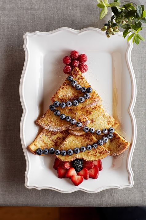 Toast Noel, Eggnog French Toast, Berries Recipes, Holiday Breakfast, Christmas Brunch, Xmas Food, Christmas Breakfast, Christmas Snacks, Christmas Cooking