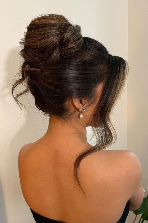 Bride Hair Ideas, Bride Makeup Look, Prom Hairdos, Aesthetic Bride, Bridesmaid Hair Inspo, Updo Bridal, Updo Bun, Cute Prom Hairstyles, High Bun Hairstyles