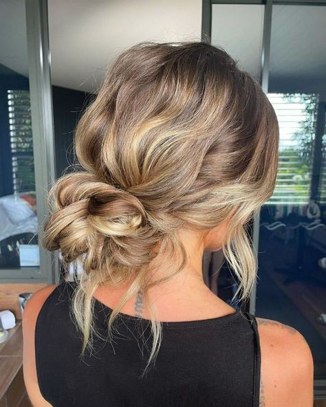 Volume Updo Hairstyles, Sleek Bun Hairstyles, Bridesmaid Hair Inspo, Easy Updos For Medium Hair, Updos For Medium Hair, Pageant Hair, Wedding Hair Up, Sleek Bun, Romantic Hairstyles