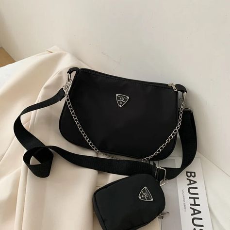 Sling Bags Women, Mode Casual, Sling Bags, Crossbody Bag Women, Retro Women, Bag Trends, Purple Bags, Womens Crossbody Bag, Hand Bags