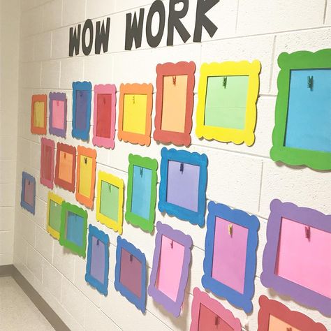 Good Work Display Classroom, Wonder Wall Kindergarten, Family Wall In Preschool, Montessori Preschool Classroom Decor, Displaying Work In Classroom, Art Board Preschool, Primary Color Bulletin Board, Pre K Wall Ideas, Daycare Art Wall Ideas