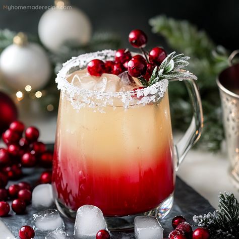 Mistletoe Margarita, Holiday Margaritas, Christmas Party Drinks, Christmas Drinks Recipes, Cranberry Margarita, Perfect Margarita, Christmas Mistletoe, Festive Cocktails, Frozen Cranberries