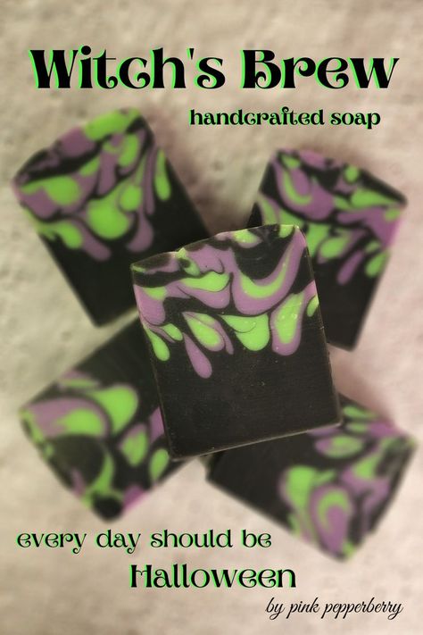 Eye Of Newt, Green Dip, Soap Design Ideas, Purple Soap, Cold Process Soap Designs, Spooky Halloween Decor, Halloween Soap, Diy Soap Recipe, Handmade Soap Recipes