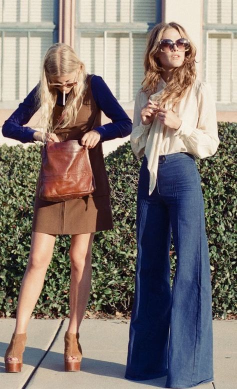 Some wore platform shoes, wrap dresses, and went for a Annie Hall menswear look. Description from pinterest.com. I searched for this on bing.com/images Moda Hippie, 60s 70s Fashion, Fashion 70s, Mode Hippie, 70s Inspired Fashion, 70s Outfits, 70’s Fashion, Estilo Hippie, 70s Boho