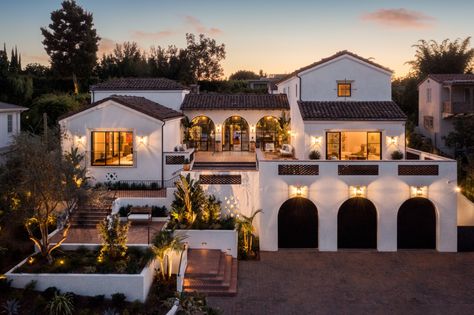 Beautiful Home Exterior, Spanish Estate, Los Angeles House, Terracotta Roof, Mediterranean Style Home, White Oak Hardwood Floors, Design Hacks, Spa Inspiration, Home Exterior