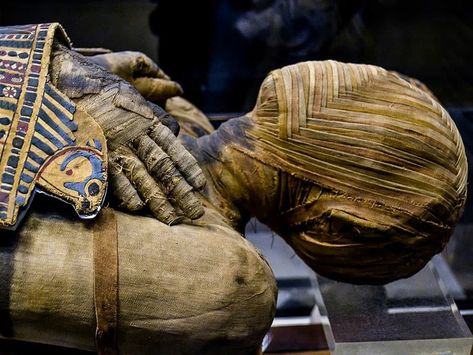 Archaeology and Ancient Worlds | Here is a wonderfully well-preserved Mummy of a Man from the Ptolemaic period of Egypt Ancient Egyptian Architecture, Egypt Mummy, Starověký Egypt, Egyptian Mummies, Egypt Tours, Visit Egypt, Egypt Art, Egyptian Mythology, Egyptian History