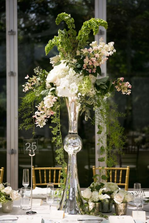 Contemporary Wedding Centerpieces, Tall Floral Centerpieces Wedding, Trumpet Vase Centerpiece, Silver Centerpieces, Tall Vase Centerpieces, Tall Flower Arrangements, Tall Wedding Centerpieces, Metallic Wedding, Large Flower Arrangements