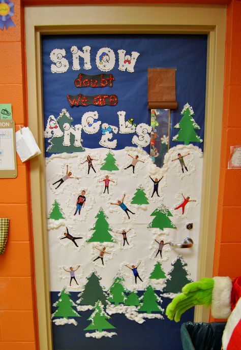 Snowman Themed Classroom Door, Easy Winter Door Decorations For School, Snow Door Decorations For School, Snowman Boards, January Door Decorations, Holiday Classroom Doors, Kindergarten Door, Winter Door Decorations Classroom, Winter Classroom Door