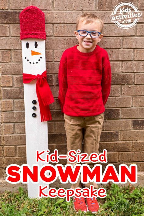 Looking for a fun, meaningful gift for your precious child this Christmas? This kid-sized snowman holiday keepsake is the PERFECT gift for any child! Wooden Snowman Crafts, Parent Holiday Gifts, Wooden Snowmen, Handprint Christmas, Parents Christmas, Wood Snowman, Footprint Crafts, Wooden Snowman, Christmas Gifts For Parents