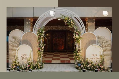 Entrance Door Design Wedding, Wedding Door Decorations Entrance, Grahshanti Decor, Entrance Gate Wedding, Wedding Entry Gate Decoration, Entrance Arch Wedding, Wedding Entrance Arch, Entry Gate Decoration, Wedding Gate Decoration