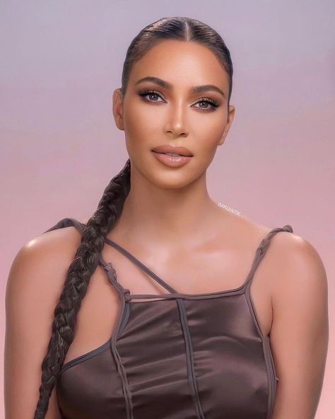 Khloe Kardashian Braids, Kim Kardashian Ponytail, Kim K Makeup, Kim Kardashian Braids, Kardashian Braids, Kim Kardashian Family, Kylie Kardashian, Kim And Kylie, Kardashian Makeup