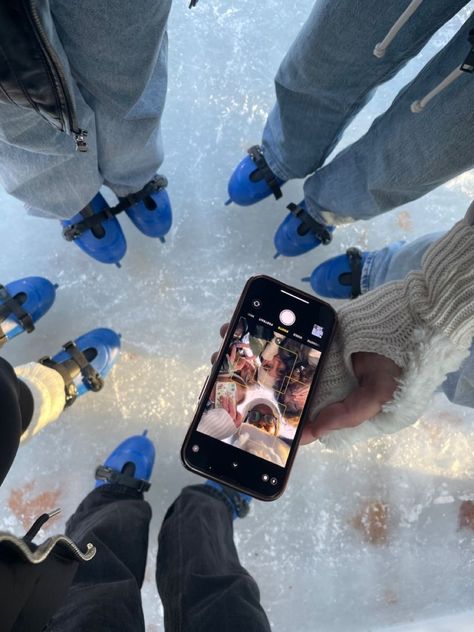 Winter Aesthetic Sleepover, Christmas Aesthetic Skating, Christmas Skating Aesthetic, Aesthetic Christmas With Friends, Friends Ice Skating Aesthetic, Aesthetic Winter Pics With Friends, Winter Aesthetic Photos Friends, Winter Ice Skating Aesthetic, Winter Aesthetic Ice Skating