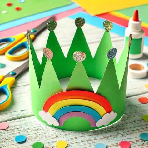 Schools, Colleges & University - Education Crazy Hat Ideas For Kids, Paper Crown For Kids, Craft Jobs, Class Crafts, Wrapping Inspiration, School Decoration, Crown For Kids, School Creative, Crown Crafts